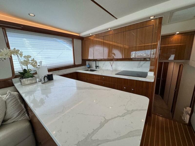 2007 Viking 52 Convertible