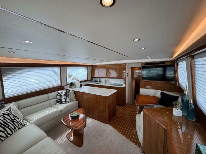 2007 Viking 52 Convertible