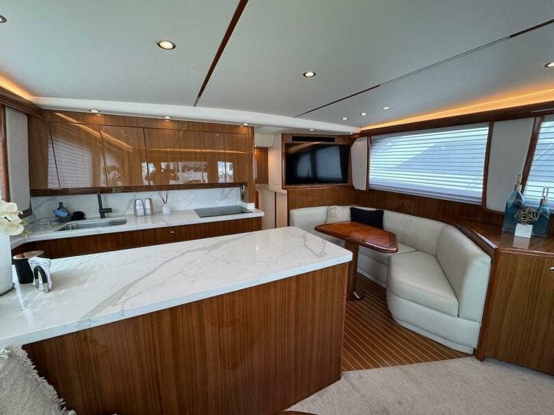 2007 Viking 52 Convertible