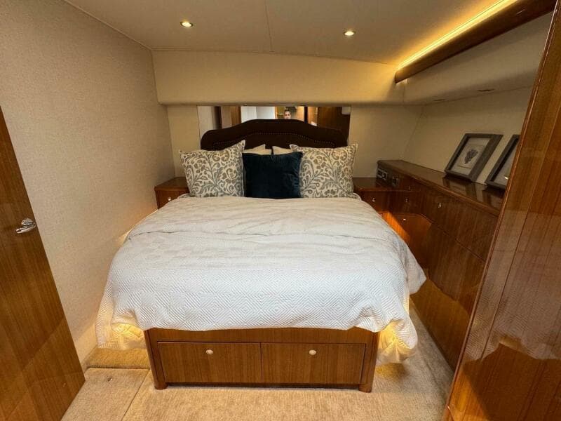 2007 Viking 52 Convertible