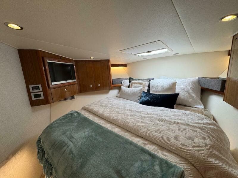 2007 Viking 52 Convertible