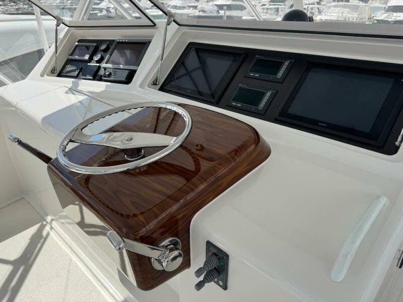 2007 Viking 52 Convertible