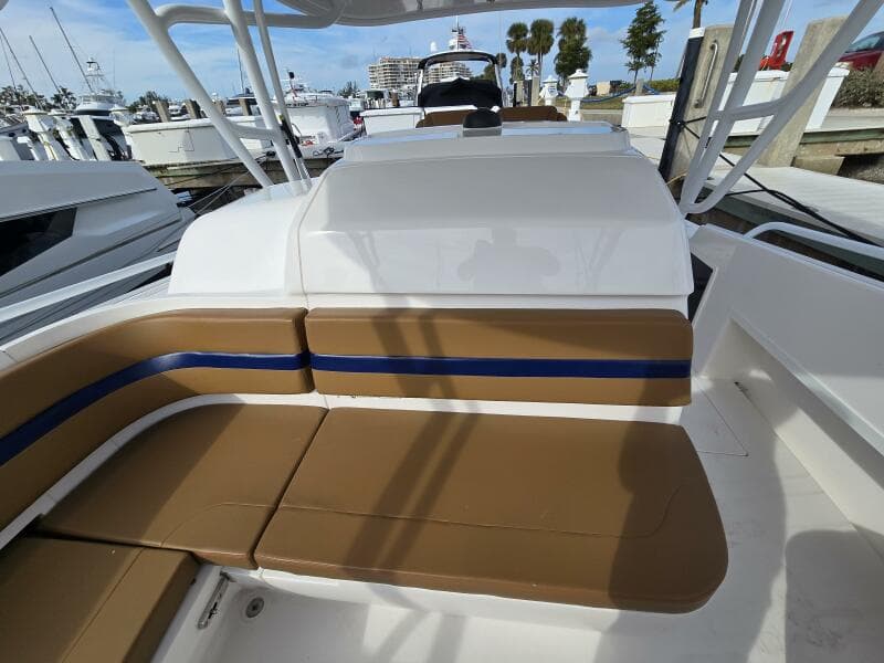 2018 Intrepid 375 Walkaround