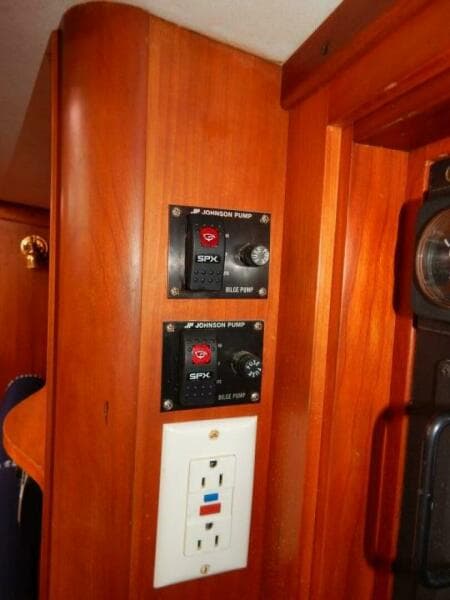 1998 Freedom 40/40