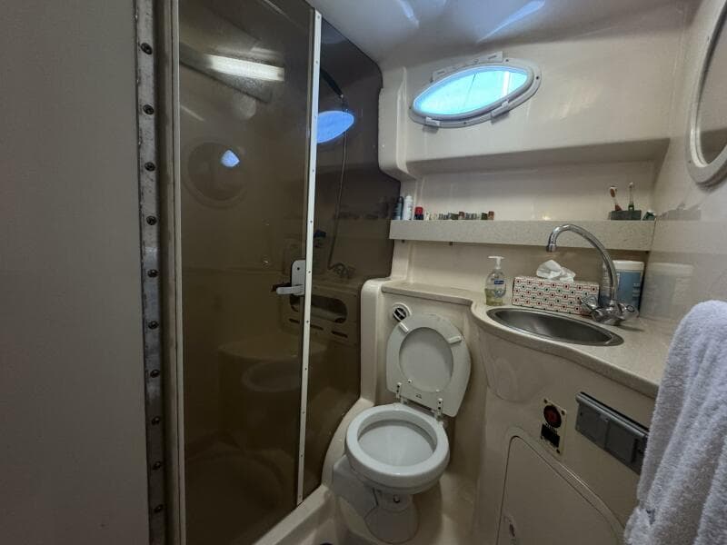 2002 Rinker 342 Fiesta Vee