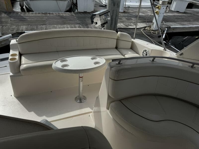 2002 Rinker 342 Fiesta Vee