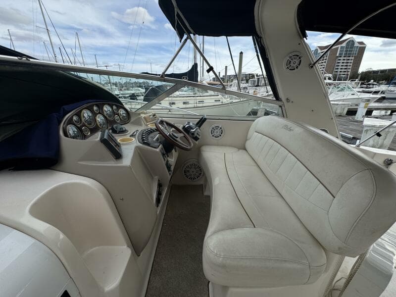2002 Rinker 342 Fiesta Vee