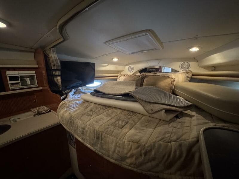 2002 Rinker 342 Fiesta Vee