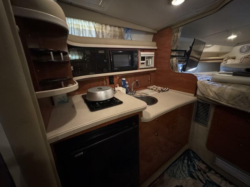 2002 Rinker 342 Fiesta Vee