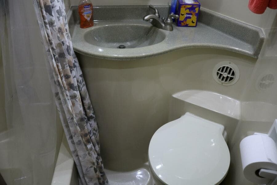 2006 Bluewater Yachts 5200