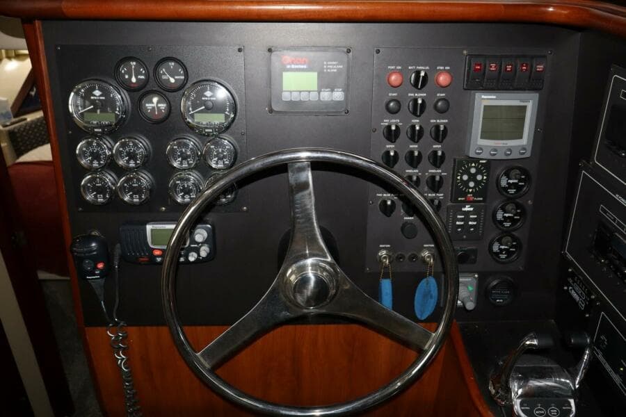 2006 Bluewater Yachts 5200