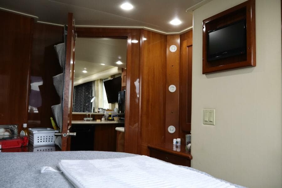 2006 Bluewater Yachts 5200