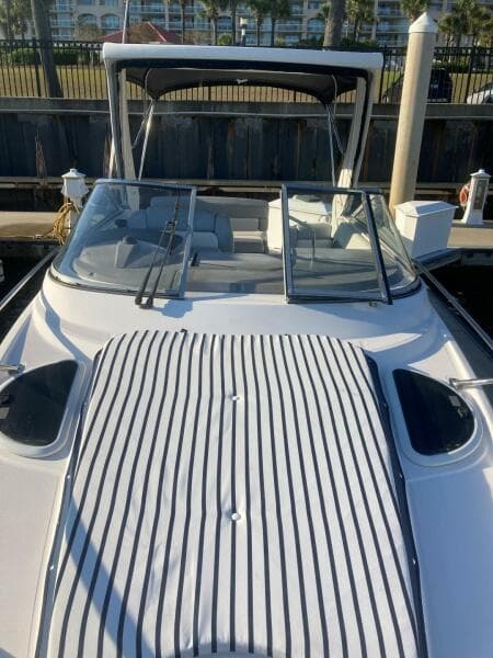 2015 Regal 28 Express