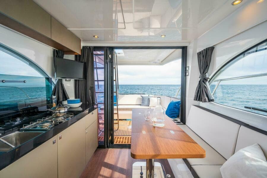 2027 Beneteau Antares 11 Fly
