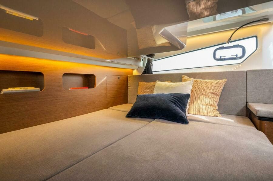 2027 Beneteau Antares 11 Fly