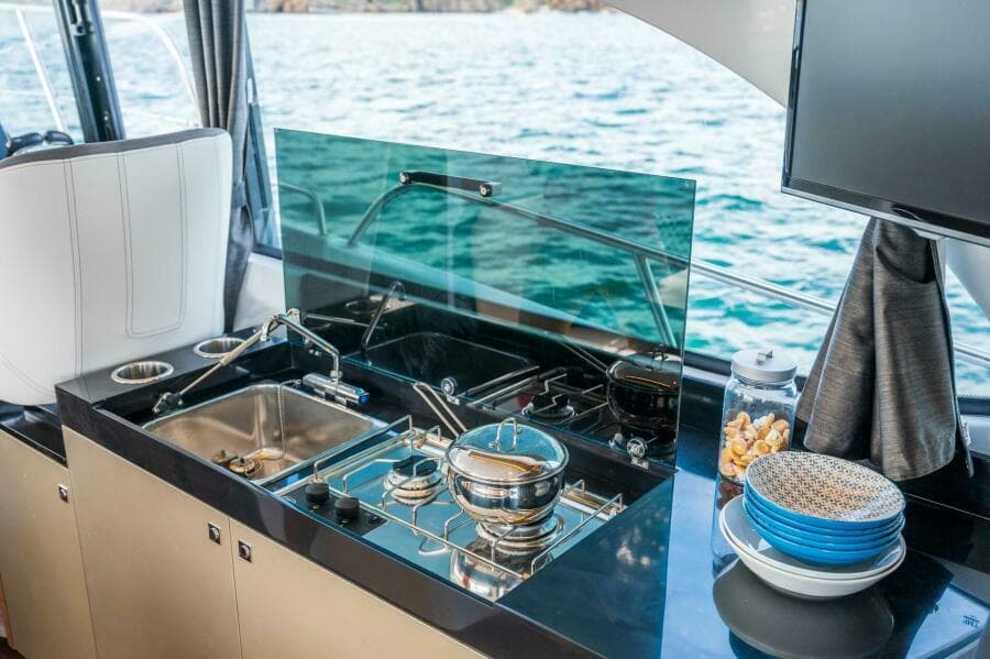 2027 Beneteau Antares 11 Fly
