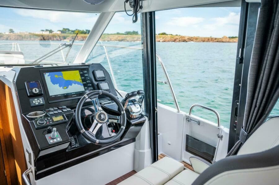 2027 Beneteau Antares 11 Fly