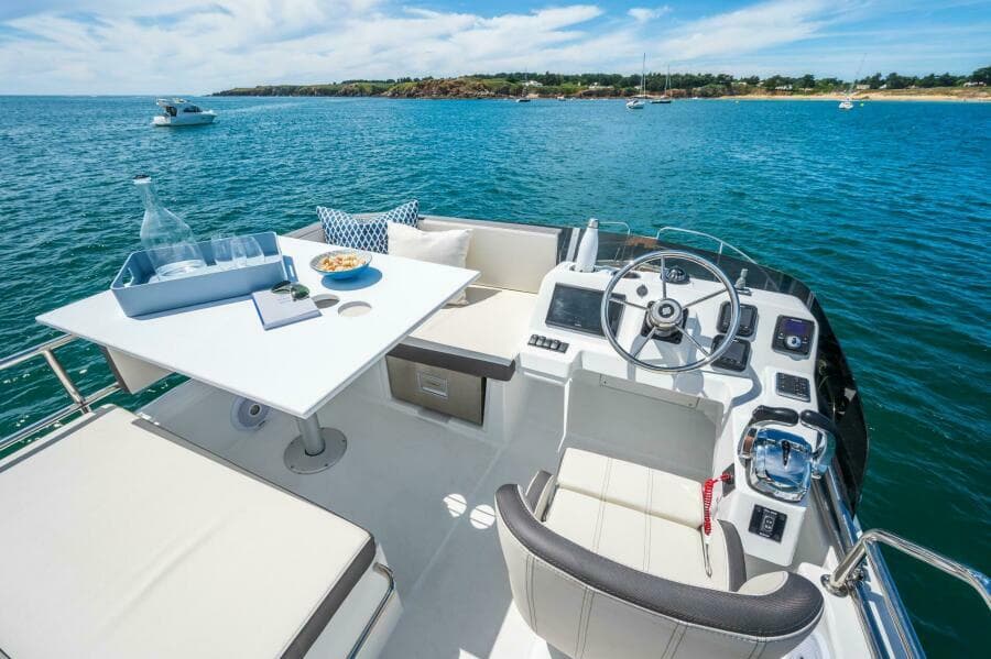 2027 Beneteau Antares 11 Fly