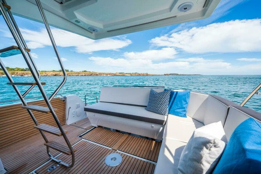 2027 Beneteau Antares 11 Fly