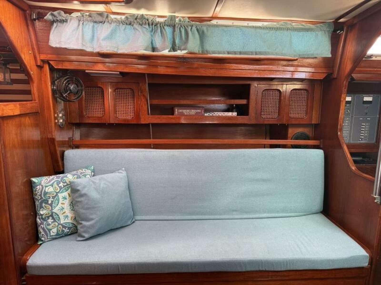1985 Endeavour 42