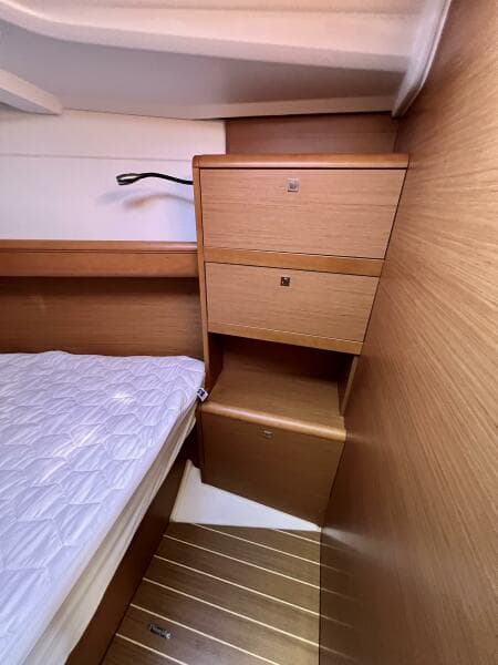 2013 Jeanneau 379