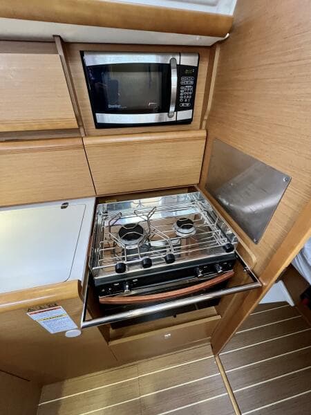 2013 Jeanneau 379
