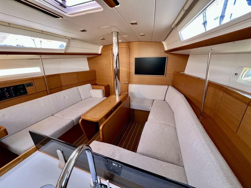 2013 Jeanneau 379
