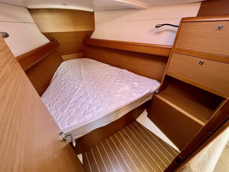 2013 Jeanneau 379