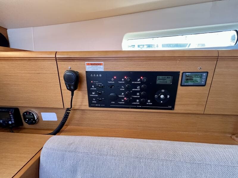 2013 Jeanneau 379