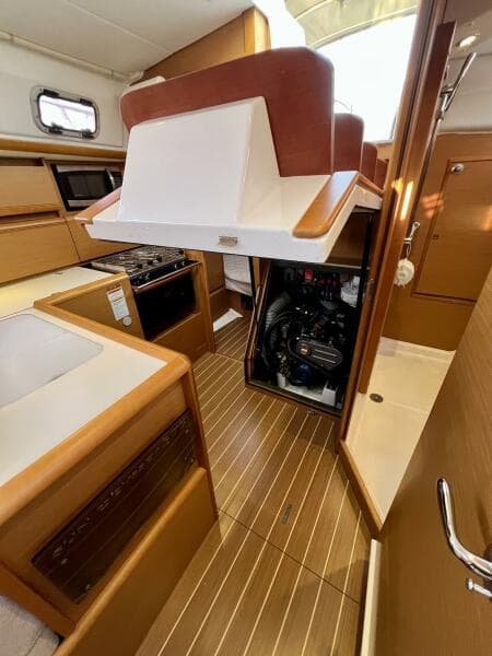 2013 Jeanneau 379