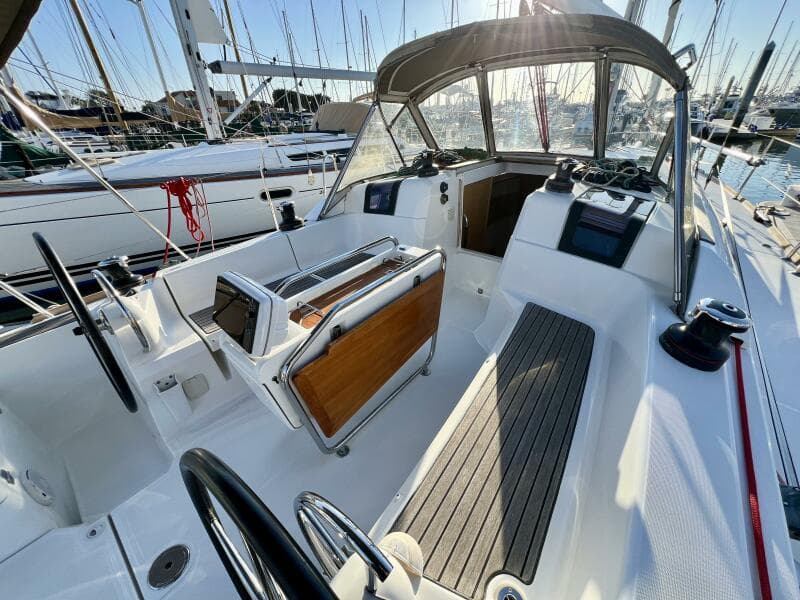 2013 Jeanneau 379