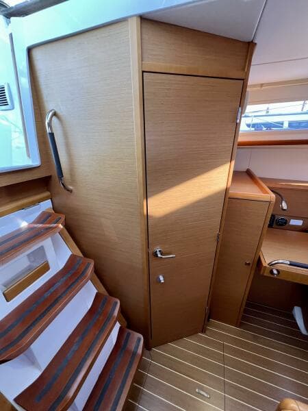 2013 Jeanneau 379