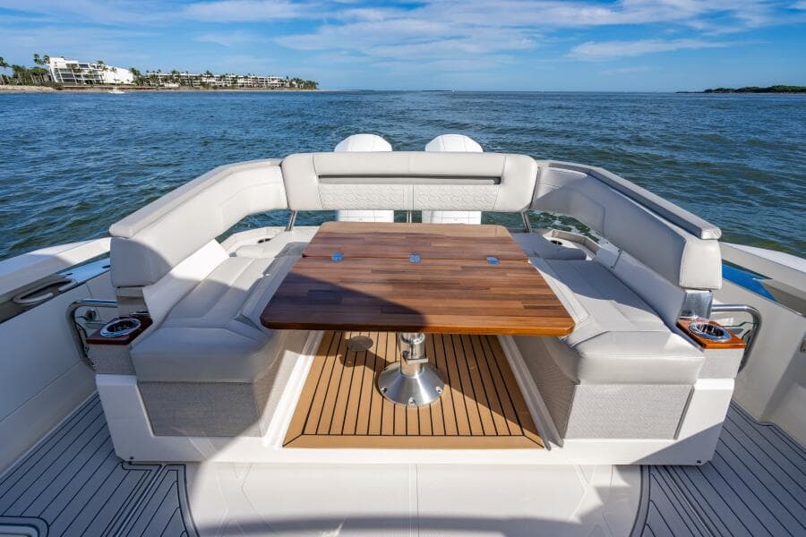 2022 Tiara Yachts 43 LS