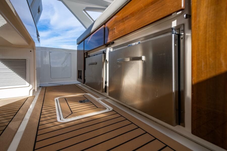 2022 Tiara Yachts 43 LS