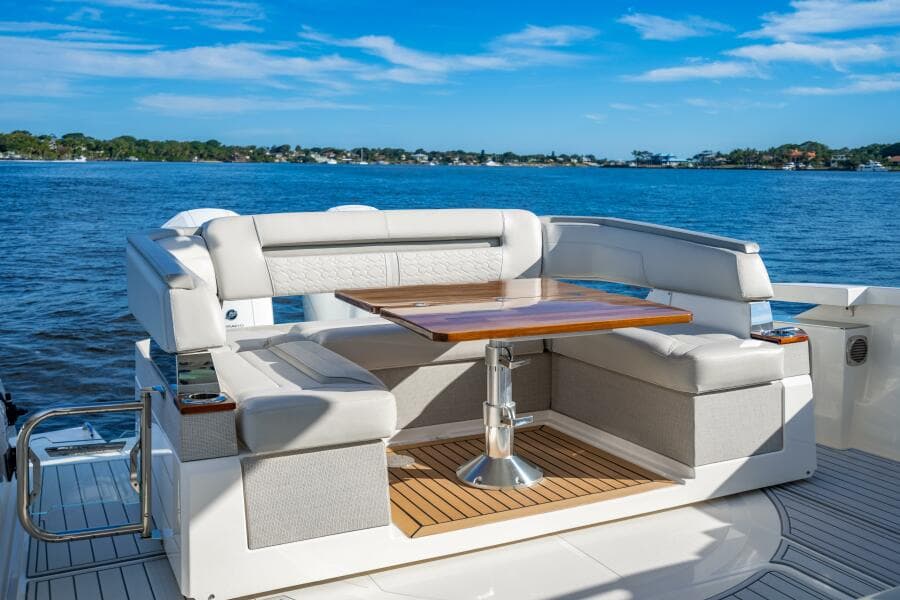 2022 Tiara Yachts 43 LS