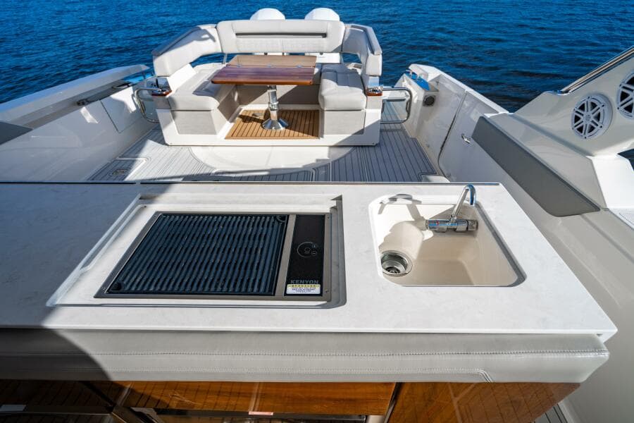 2022 Tiara Yachts 43 LS