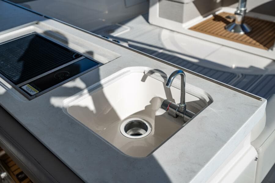 2022 Tiara Yachts 43 LS
