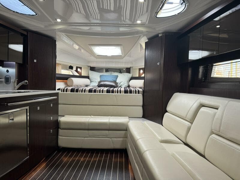 2018 Monterey 335 SY