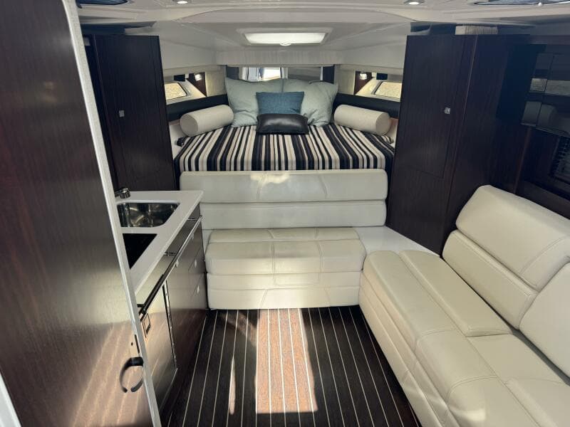 2018 Monterey 335 SY