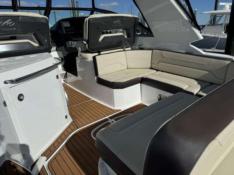2018 Monterey 335 SY