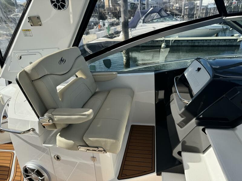 2018 Monterey 335 SY