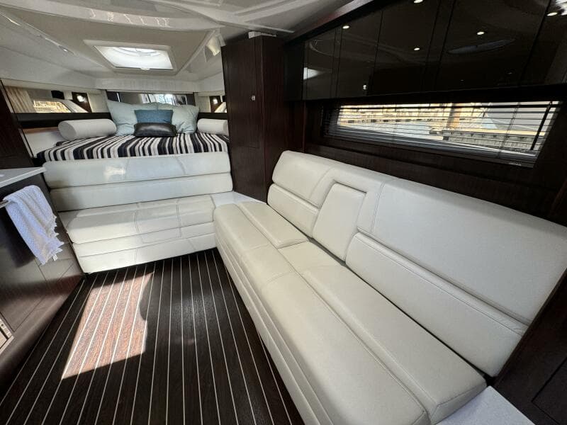 2018 Monterey 335 SY