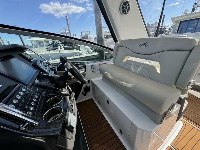 2018 Monterey 335 SY