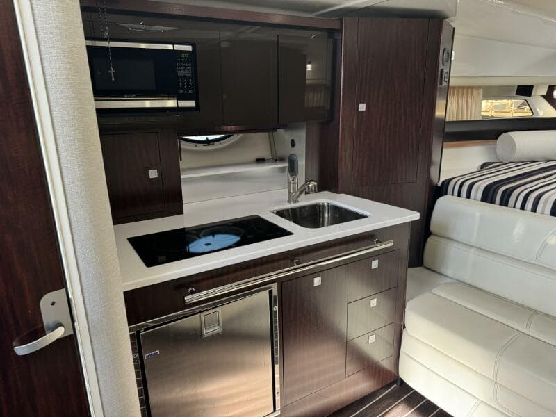 2018 Monterey 335 SY