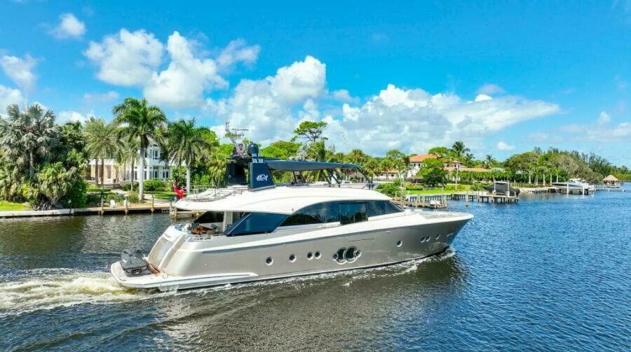 2015 Monte Carlo Yachts MCY86