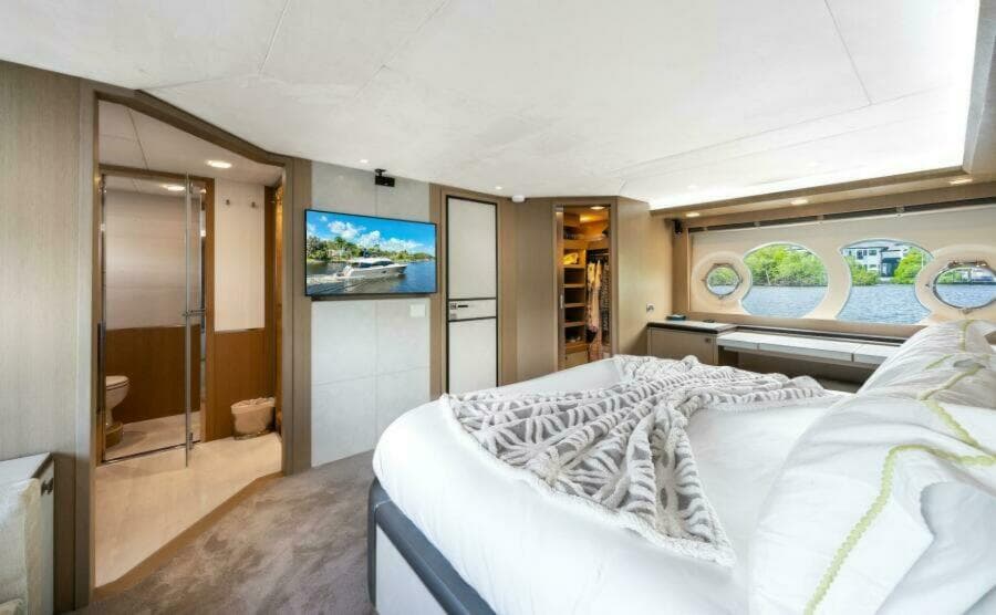 2015 Monte Carlo Yachts MCY86