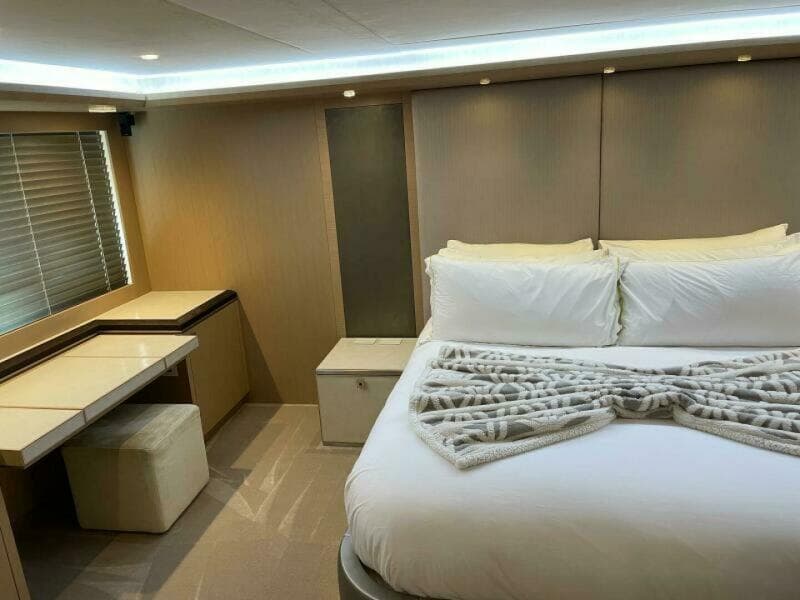 2015 Monte Carlo Yachts MCY86