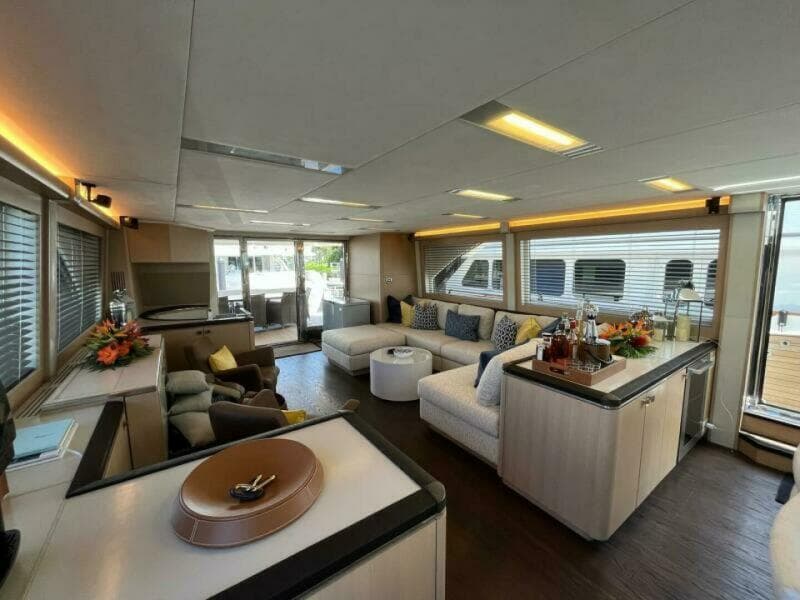 2015 Monte Carlo Yachts MCY86