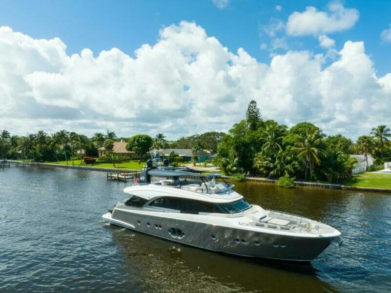 2015 Monte Carlo Yachts MCY86