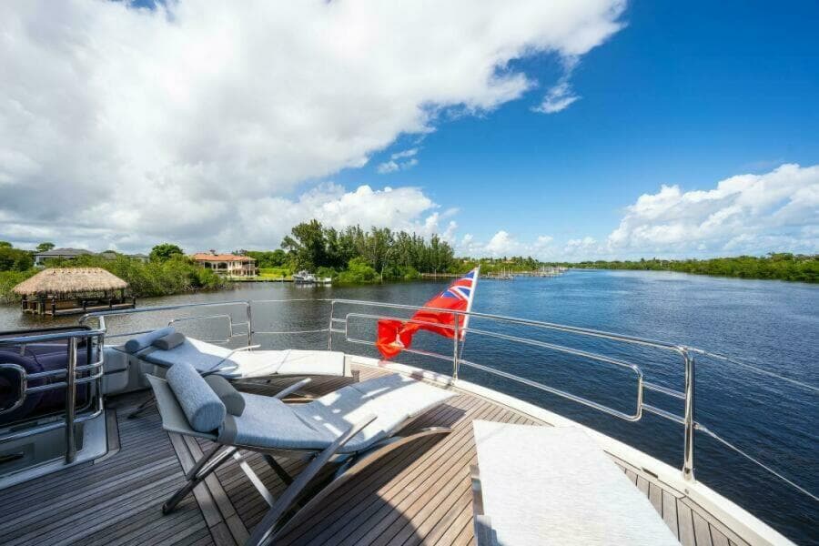 2015 Monte Carlo Yachts MCY86